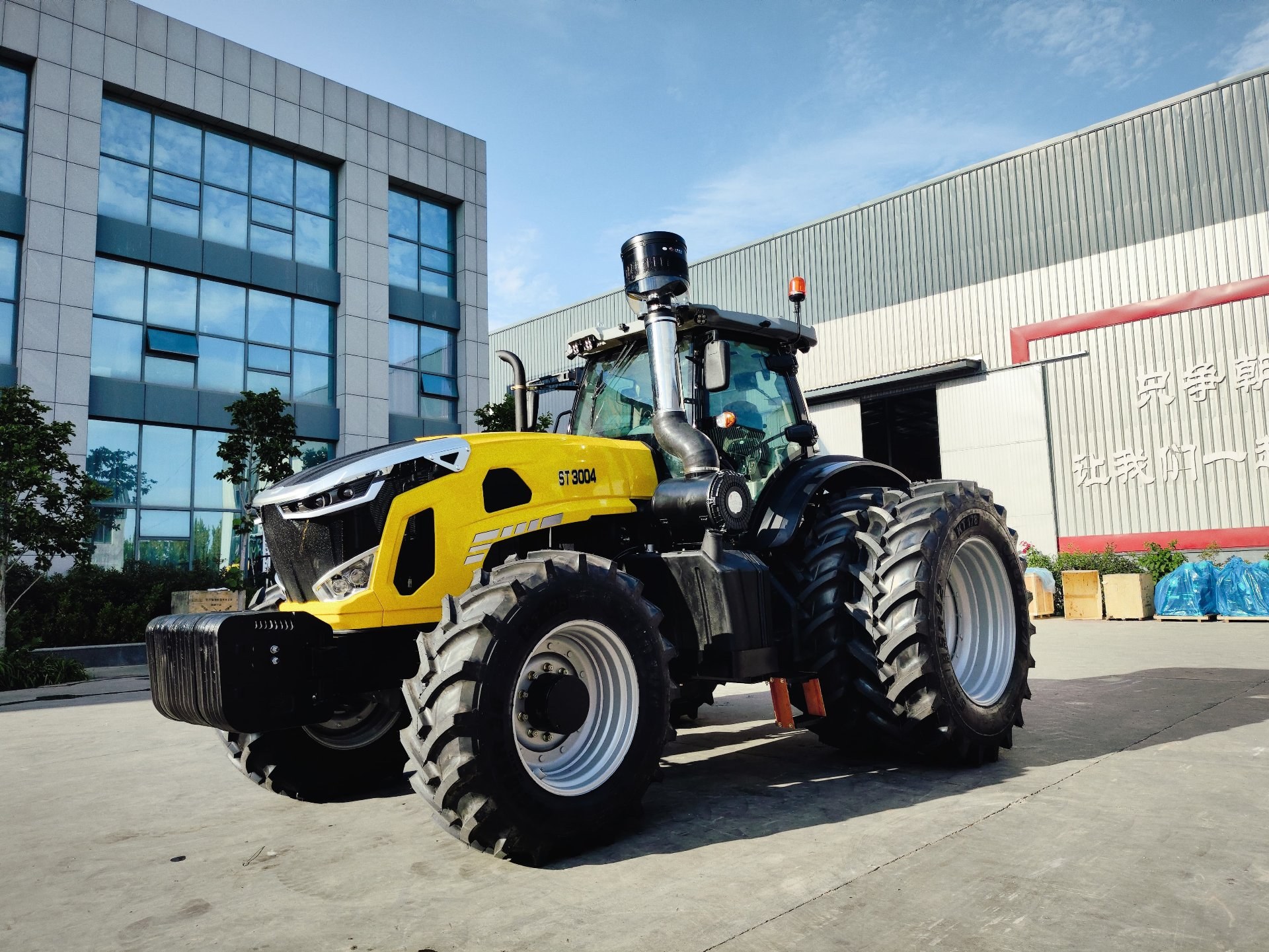 Shengtuo ST3004 · 300HP Heavy Duty Tractor
